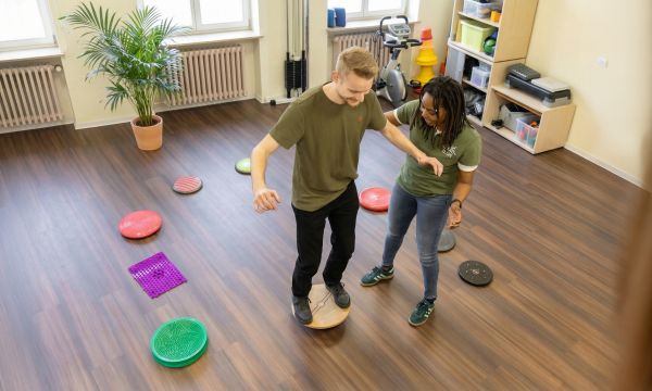 Sensomotorisch-perzeptive Behandlung (SPB) bei Ergotherapie Reblin