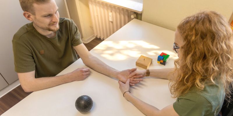 Handtherapie bei Ergotherapie Reblin